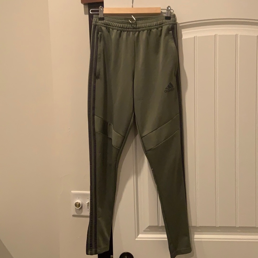 Men’s army green/olive adidas fitted workout pants, size small